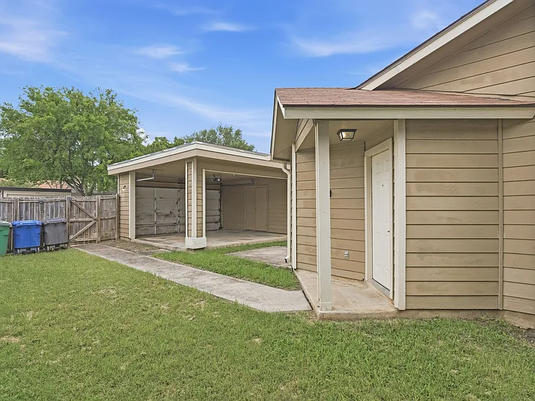 11739 Spring Clb — Photo 3