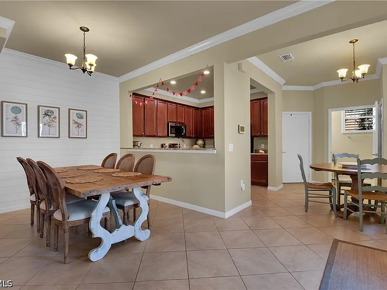 10281 Via Colomba Cir — Photo 5