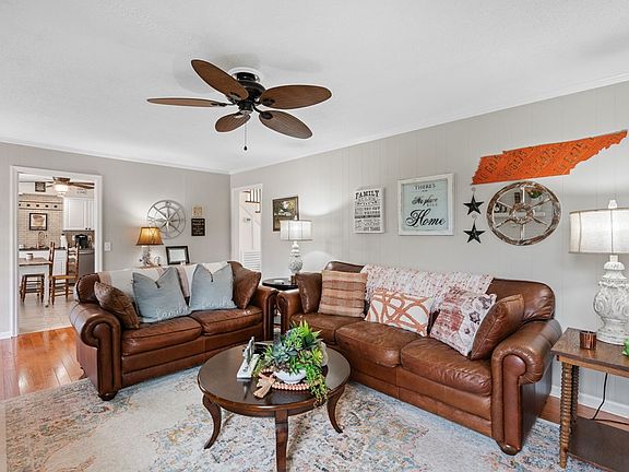2nd image of 401 Bluegrass Ct