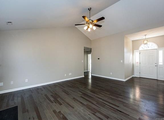 4th image of 6127 Colchester Ln