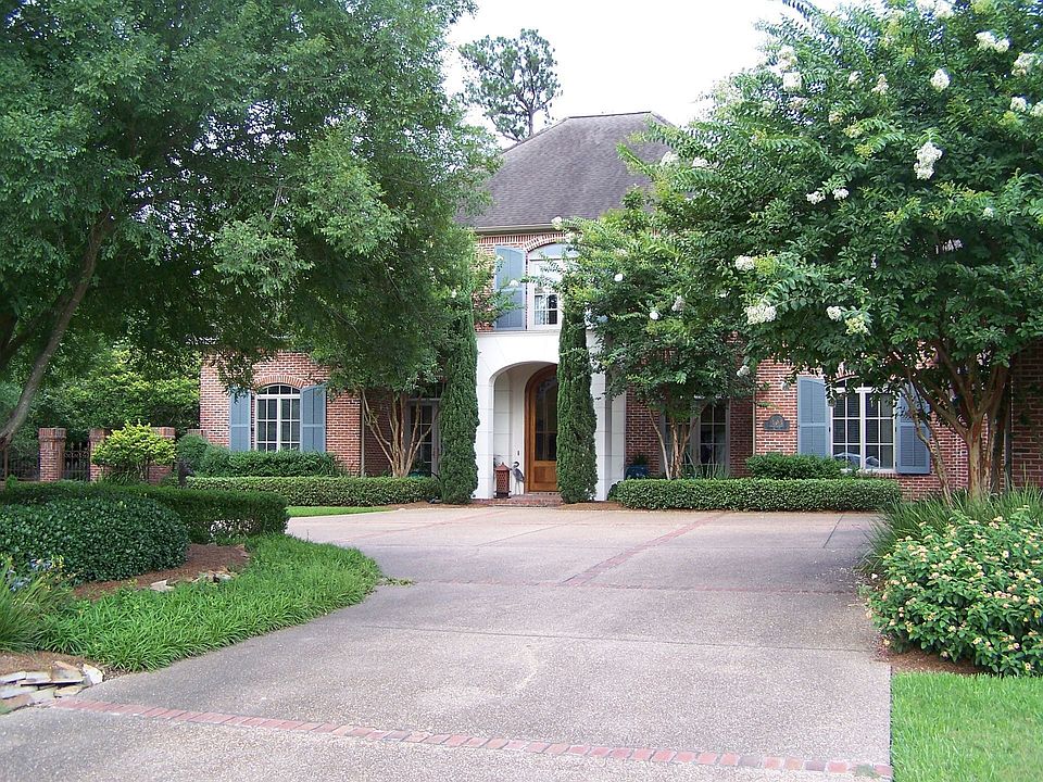 1st image of 404 White Oak Dr