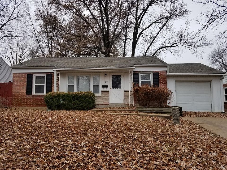 1st image of 1695 Clover Ln