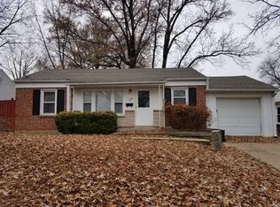 1695 Clover Ln, Florissant, MO