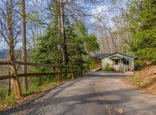 642 Franklin Farm Rd, Franklin, NC 28734