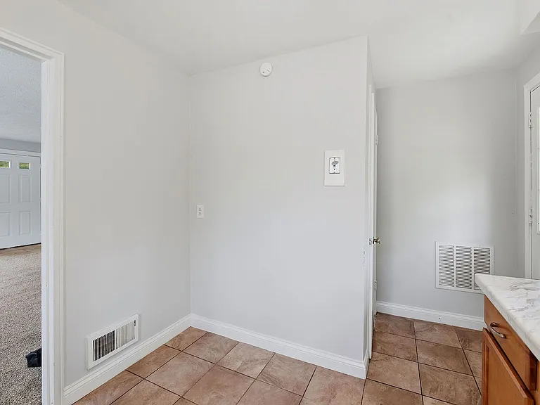 4220 Viewland Dr — Photo 10