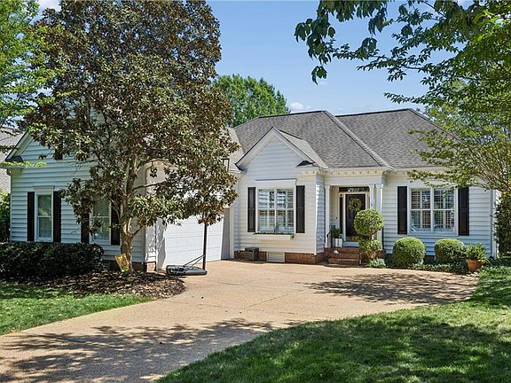 2nd image of 3104 Ridge Dr