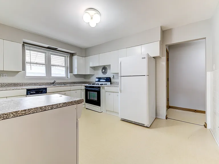8710 Delmar Blvd #2F — Photo 13