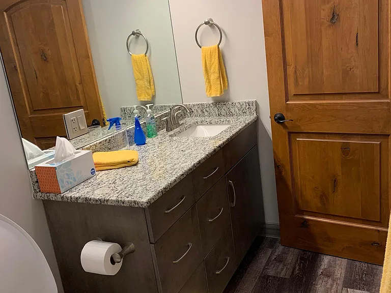 2433 Hollywell Ln — Photo 11