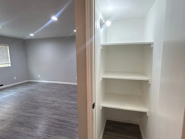 4912 Gaston Ave — Photo 13