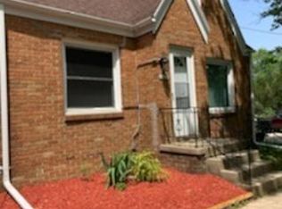 10625 S Chicago Rd, Oak Creek, WI 53154