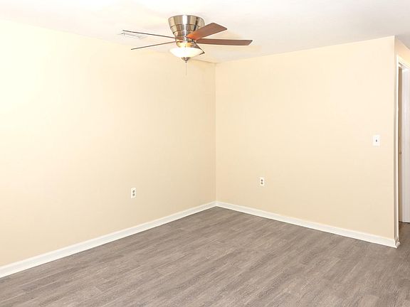 5th image of 18010 Chalet Dr #18-302