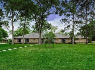 3210 Nottingham St, Pearland, TX 77581