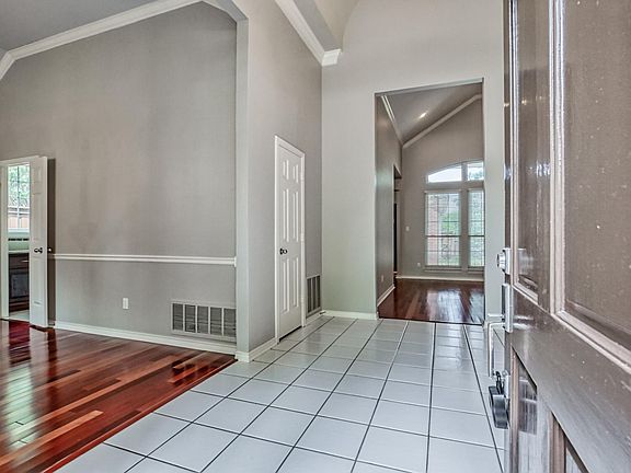 5th image of 3833 Stockport Dr