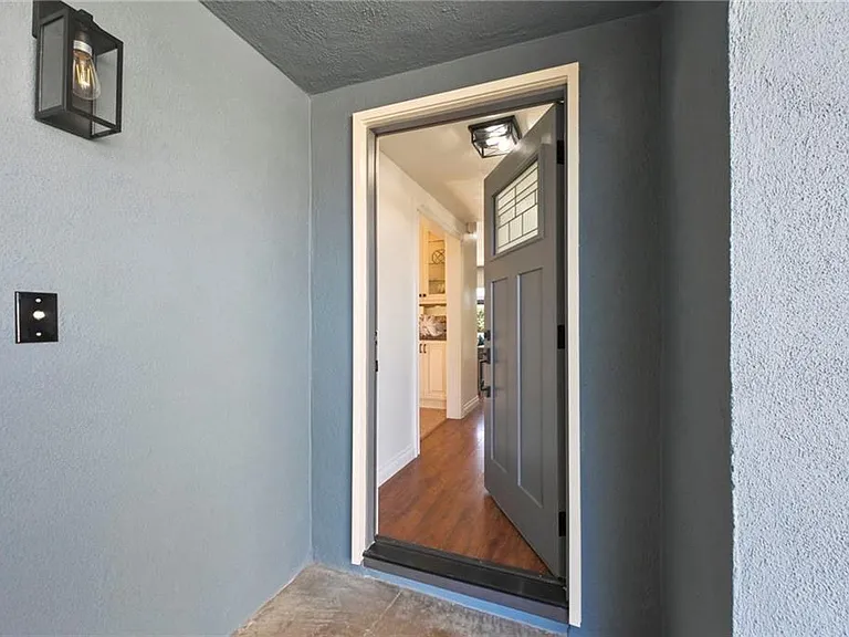 6091 Kimberly Dr — Photo 4