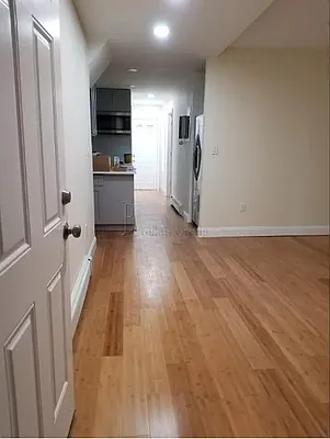 Rented by Bouklis Group | media 13