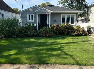 426 Robinson Ave, Staten Island, NY 10312