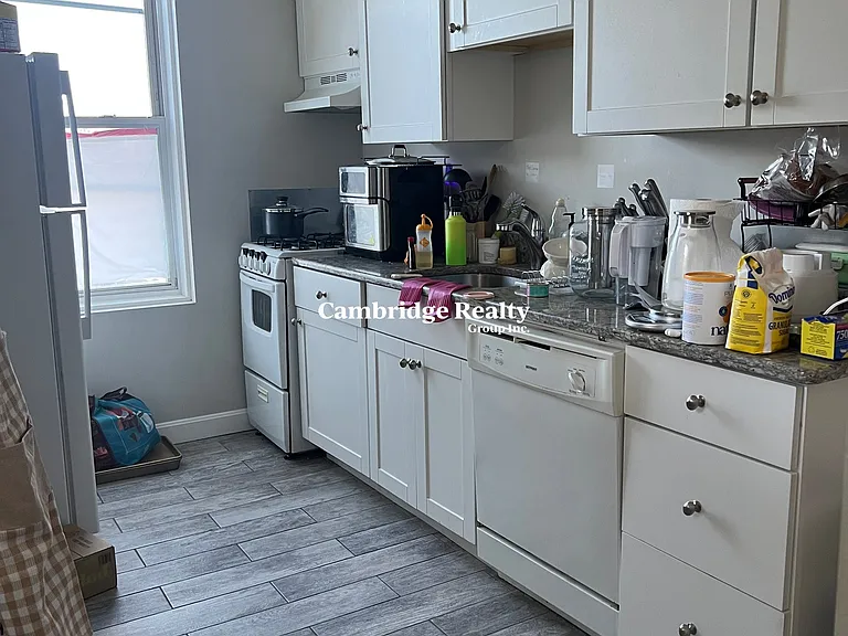 33 Highgate St #7T — Photo 2