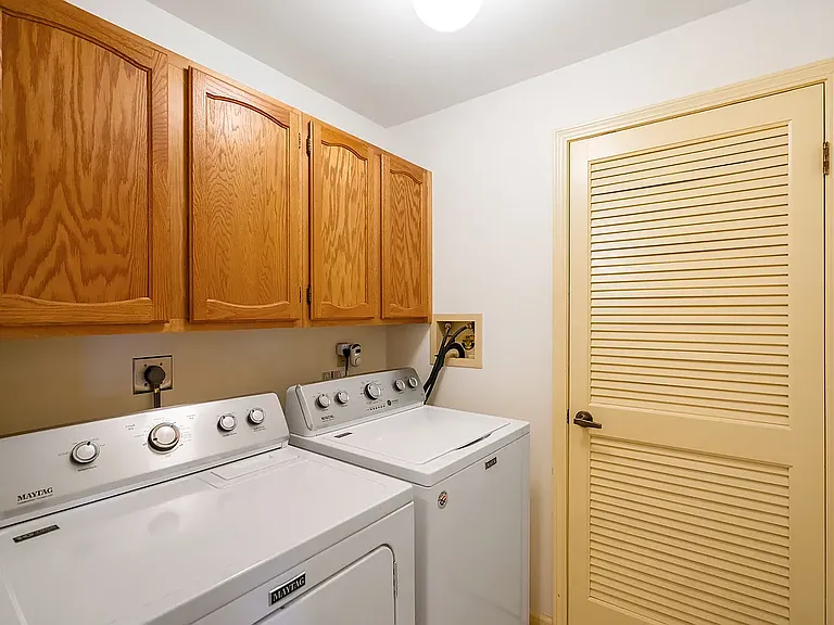 1034 Marina Bluff Dr — Photo 11
