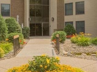 9550 Collegeview Rd, Bloomington, MN 55437