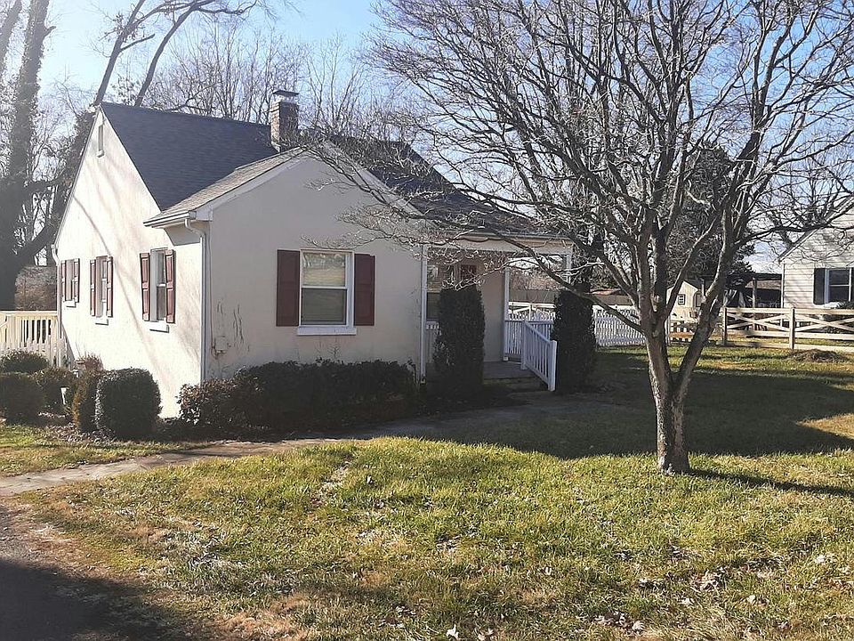 1st image of 218 Jefferson St