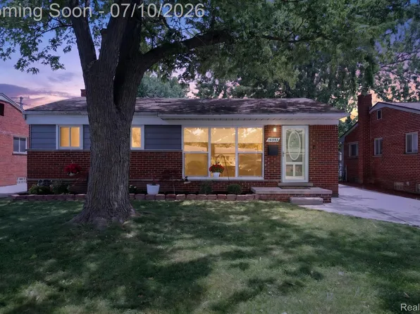 16543 Drake St, Southgate, MI 48195