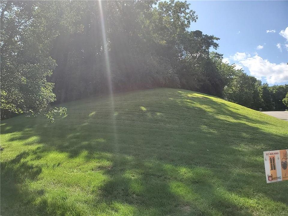 1st image of 127 Green Meadow Dr