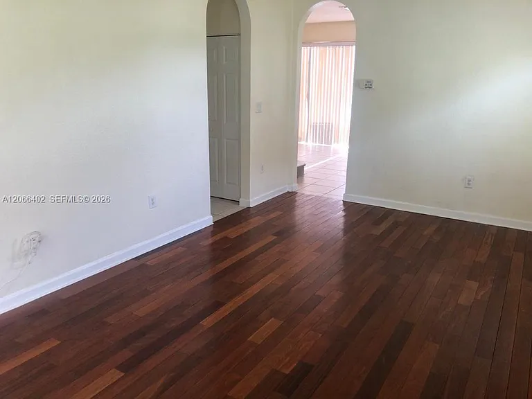 5598 NW 113th Ave #- — Photo 2