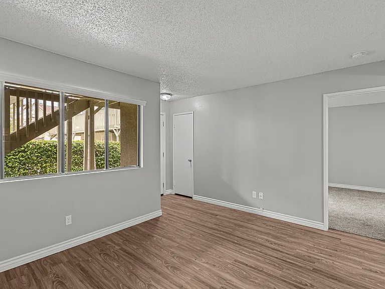La Sierra Apartments — Photo 50