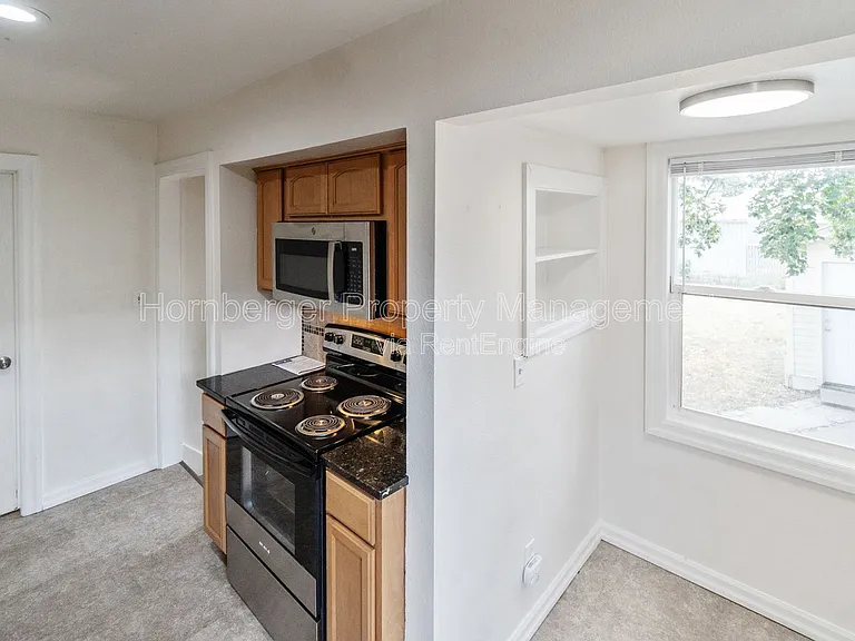 908 E Longfellow Ave — Photo 6