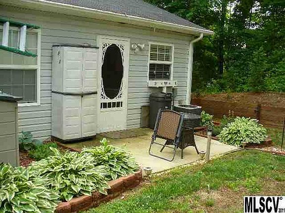 2nd image of 1205 Camelot Ct