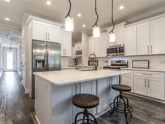 4th image of 7709 N Dartmouth Ave