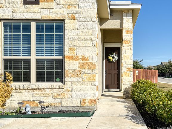 3rd image of 13002 BROCKTHORN DR