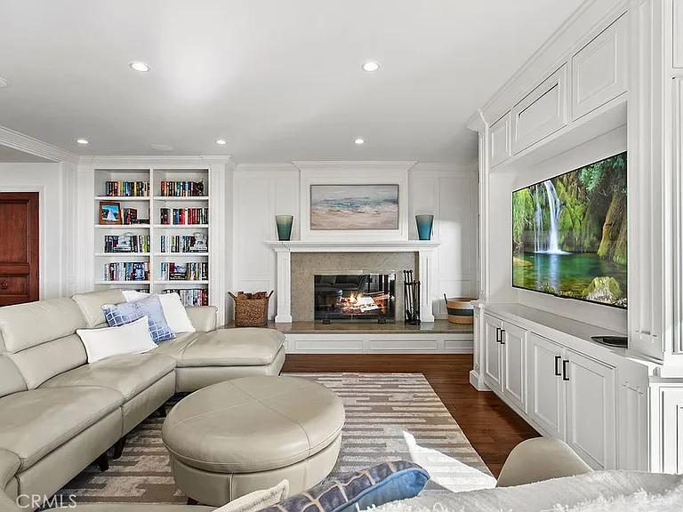 1010 Emerald Bay — Photo 40