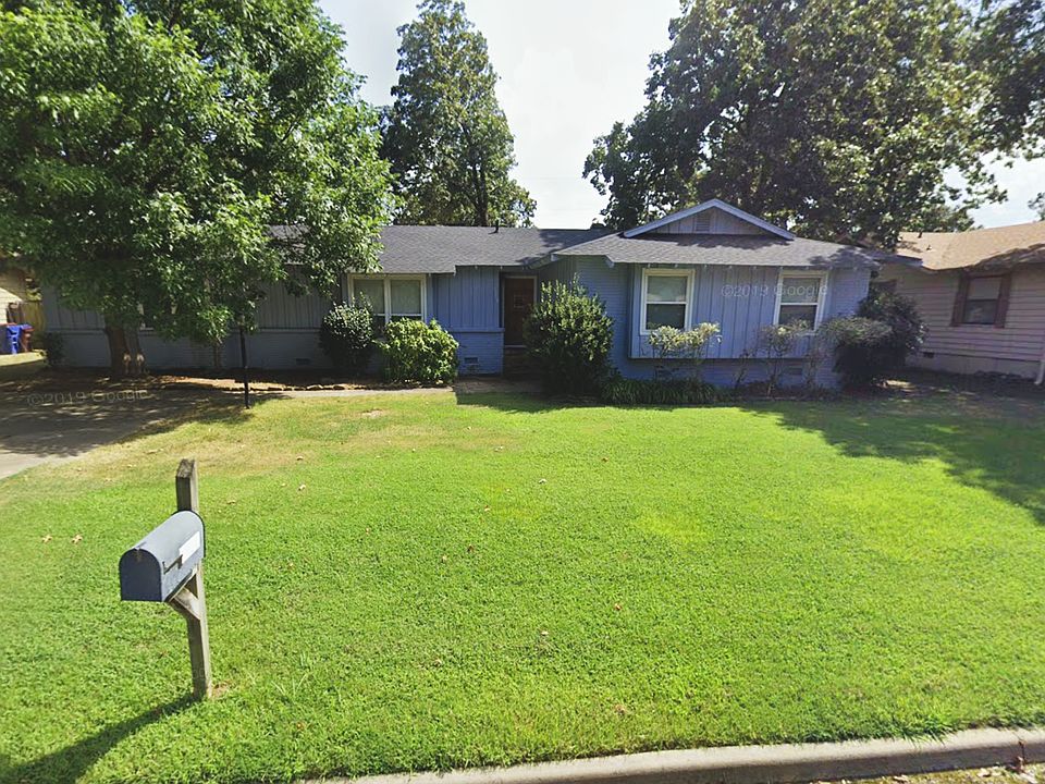Nice neighborhood close to Southside High, walking trails, and friendly neighbors.