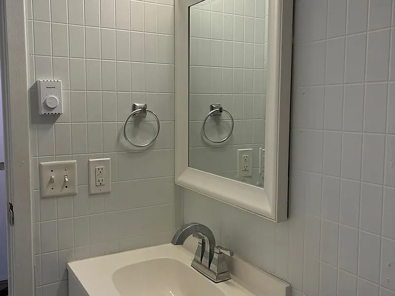 Waynedale Circle Apartments — Photo 30