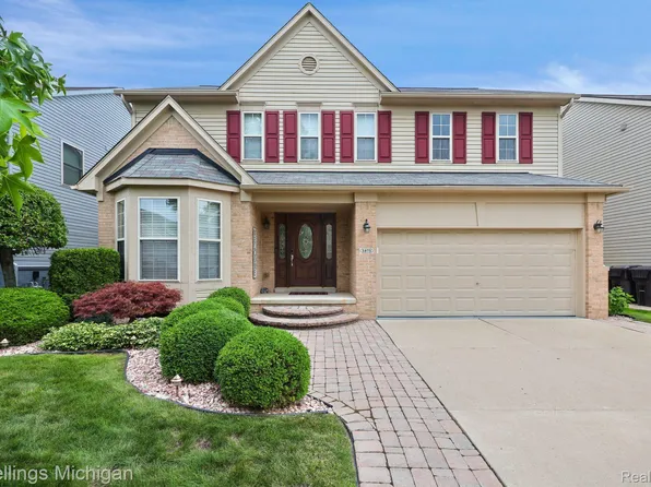5875 Rolling Ridge Dr, Trenton, MI 48183