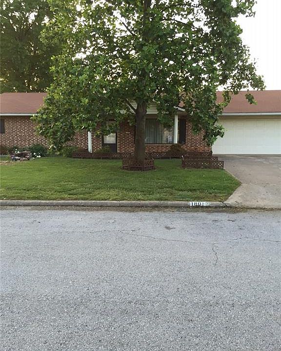 2nd image of 1801 SE Crouch St