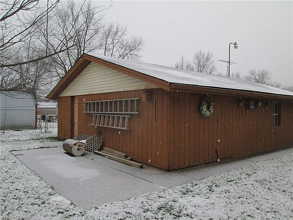 5th image of 632 Rosegarden Dr NE