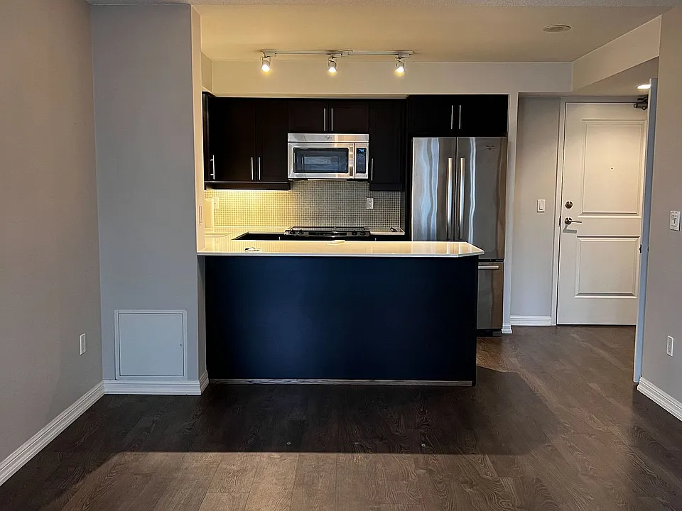 85 E Liberty St #428