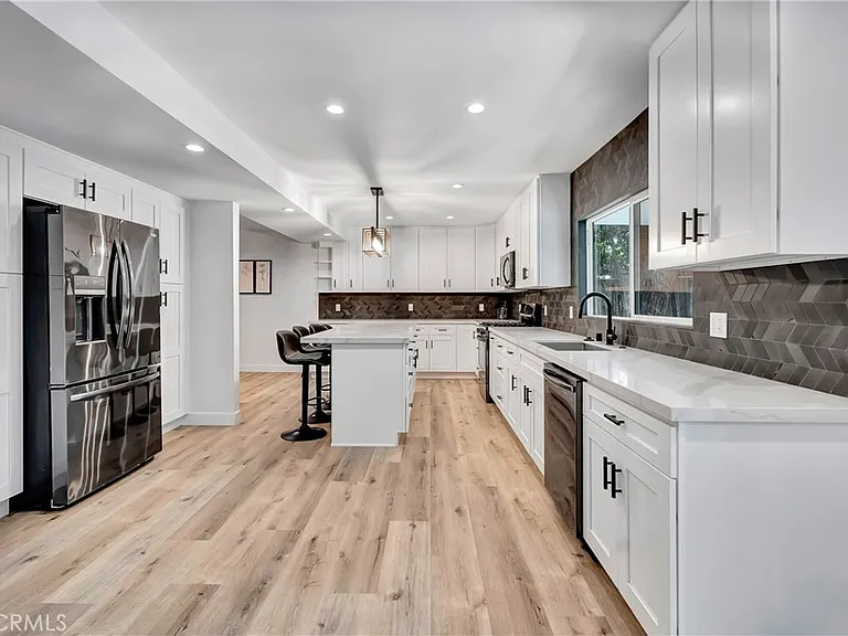 24445 Clipstone St — Photo 15