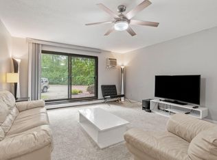 2009 E 122nd St APT C8, Burnsville, MN 55337