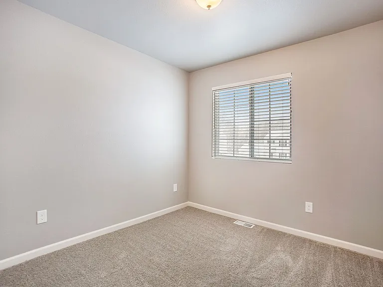 2401 Richardson Ct — Photo 18