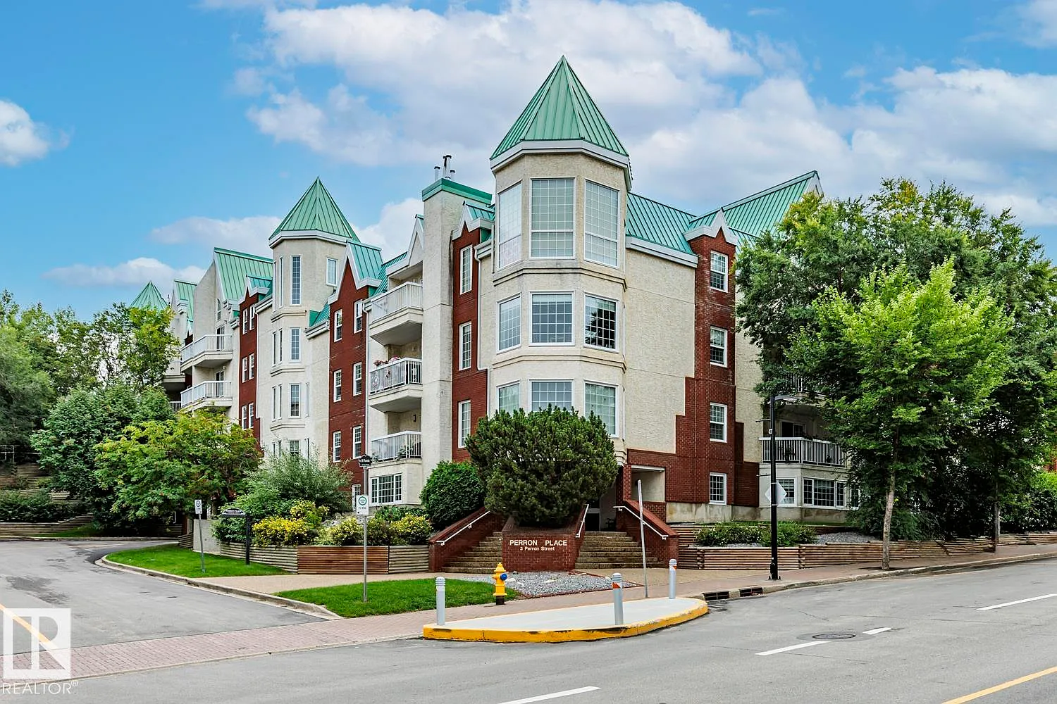 3 Perron St #516 photo 1