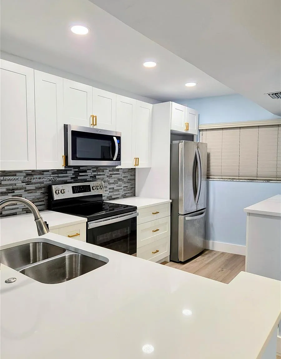 3605 S Ocean Blvd — Photo 4