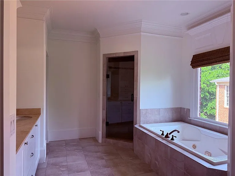 2617 Canterbury Trl NE — Photo 19