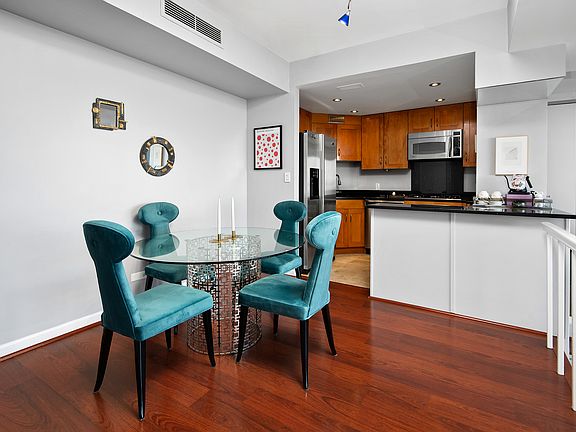 5th image of 3200 N Lake Shore Dr APT 902
