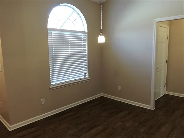 3282 Middleburry Ln — Photo 4