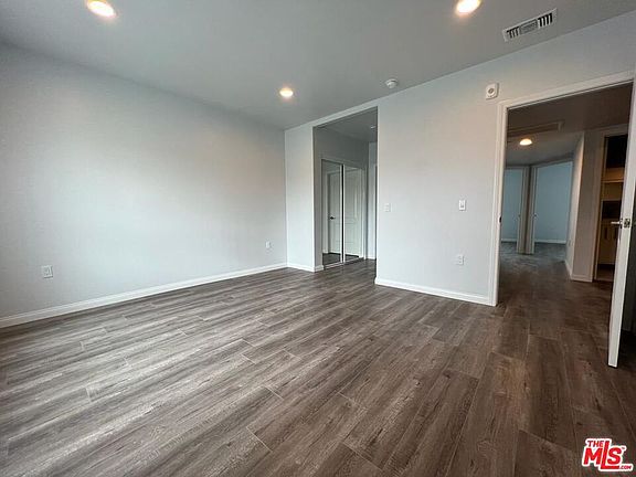 4th image of 1529 N Kingsley Dr #3