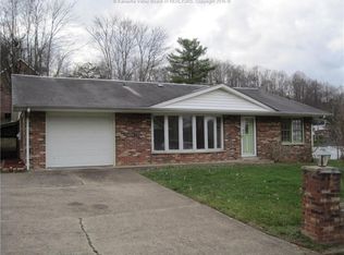 1813 Pinewood Dr, Charleston, WV