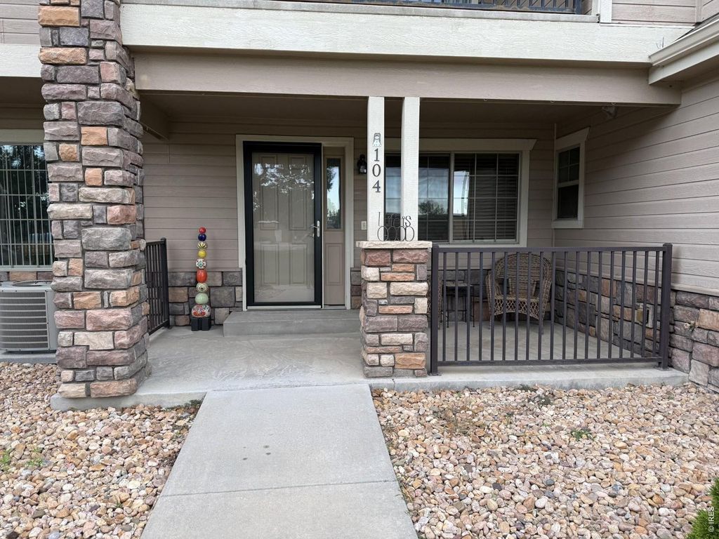 585 Callisto Dr #104